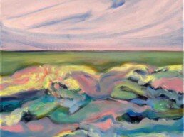 In this painting we find a pink sky that, due to its intensity, bathes the waters of the sea with that romantic tone, and below the green and blue waves are glimpsed. Oil painting on medium-sized vertical canvas.